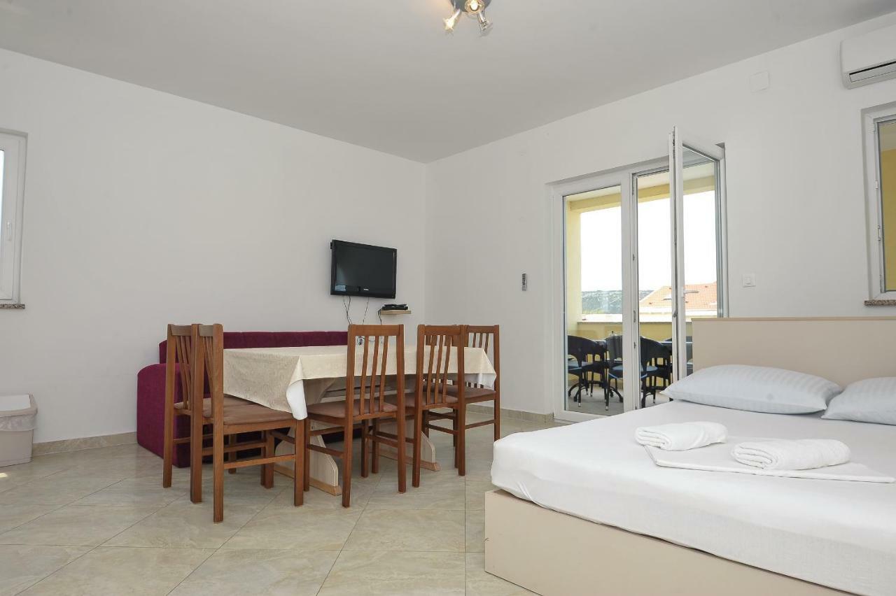 Apartmani Vrtlici Zdenka Стара Новаля Екстер'єр фото